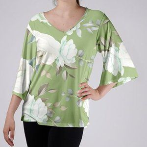 Green floral top 4 to 5X NWT Combie w/ another item
